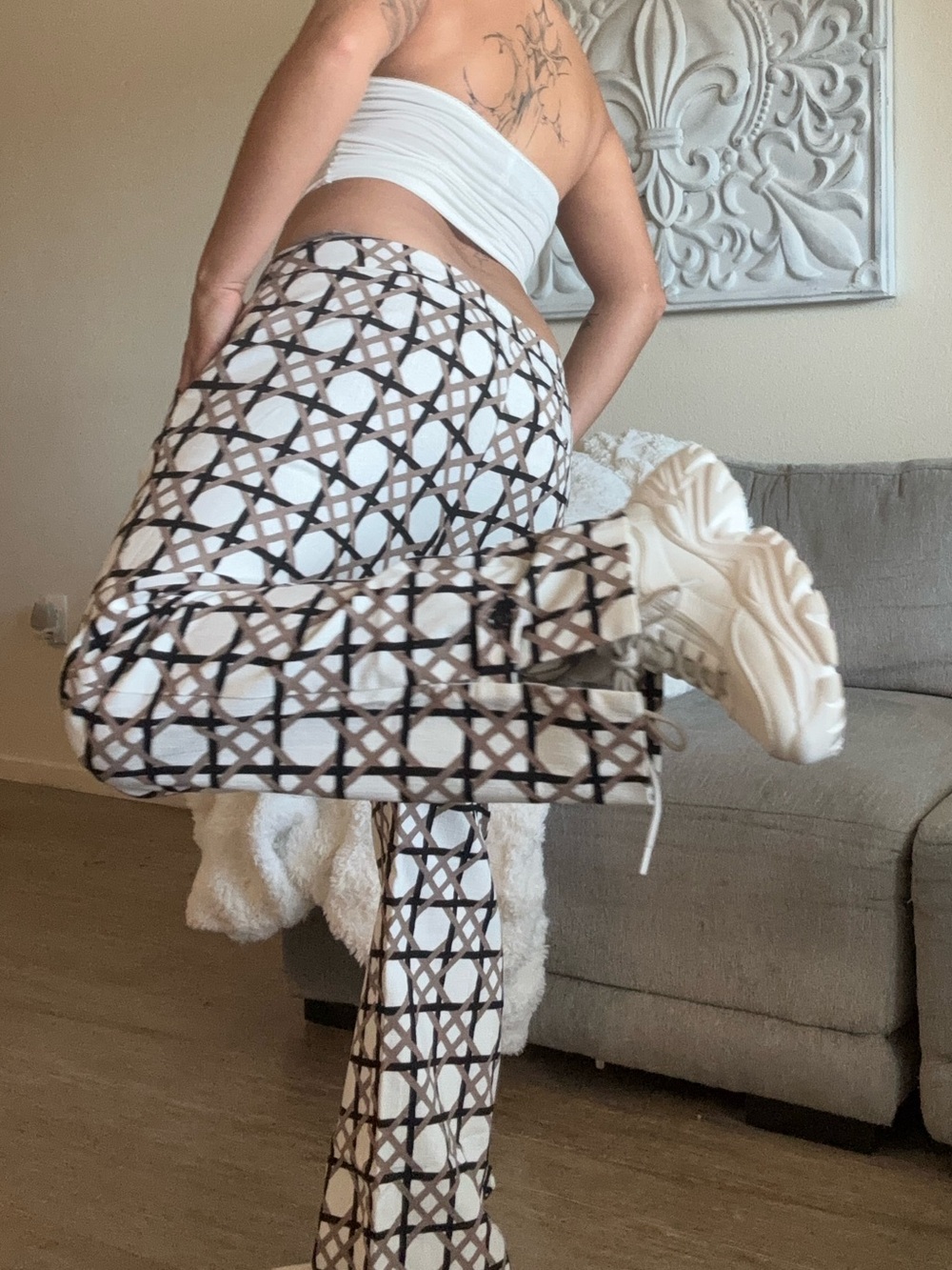 Funky Pattern Flare Pants🤎 - Picture 4 of 6